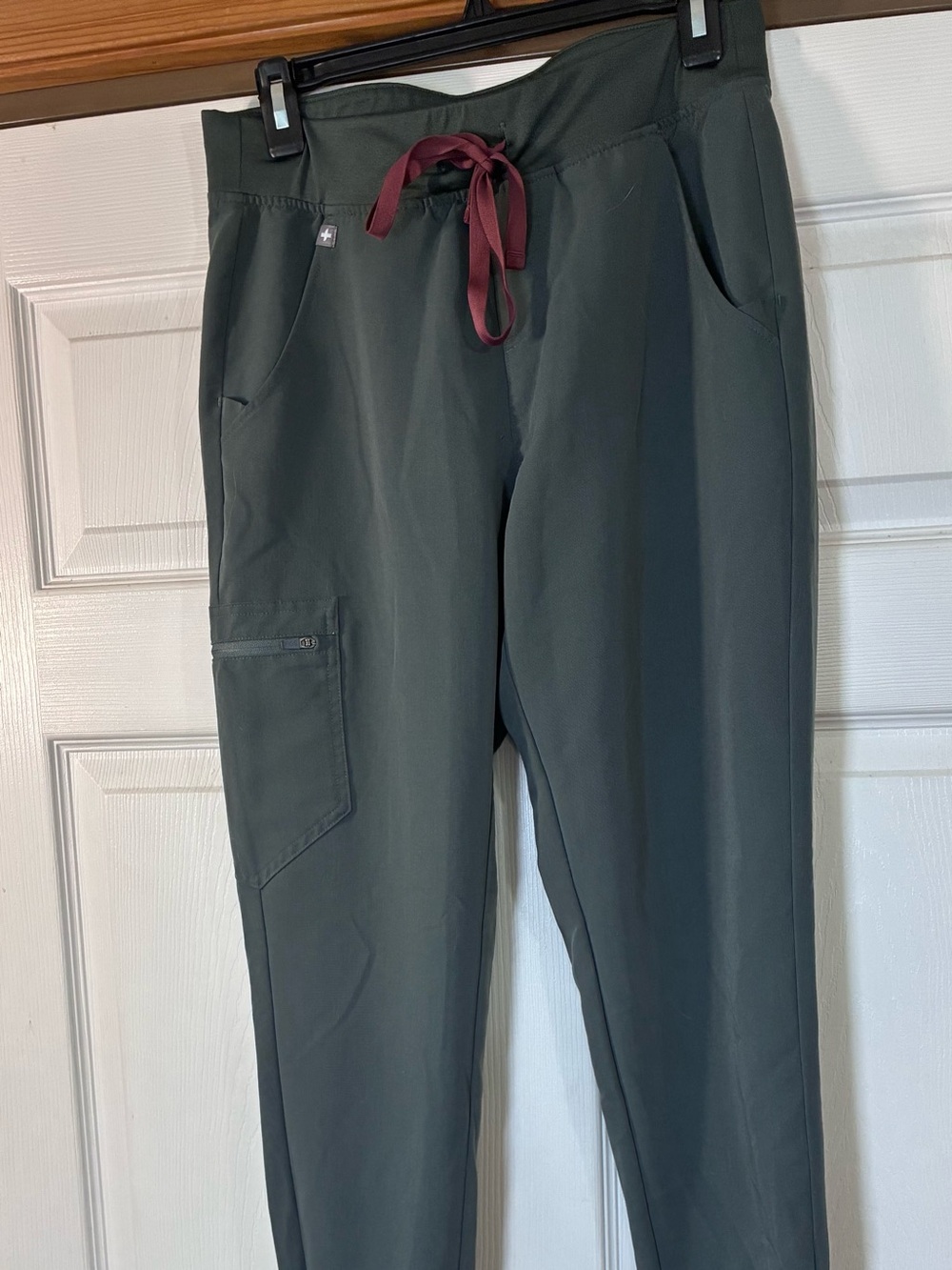 Figs Bonsi Zamora joggers style scrub pants size small tall